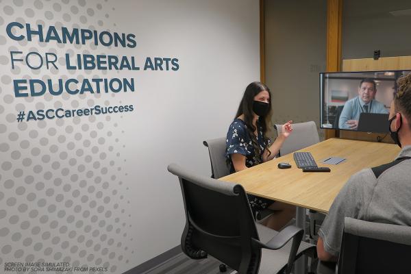 A student participates in a virtual chat with an employer in the Virtual Connectivity Lab of the Center for Career and Professional Success